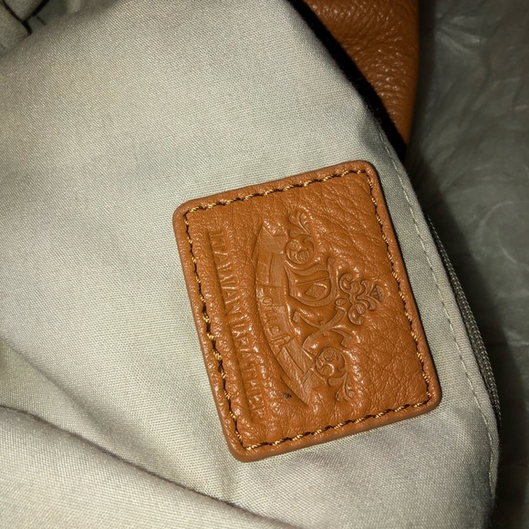 🌺NWOT Italian leather expandable HOBO bag 🌺 - Picture 8 of 9